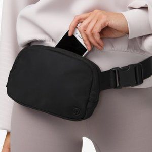 Lululemon Everywhere Belt Bag NWT